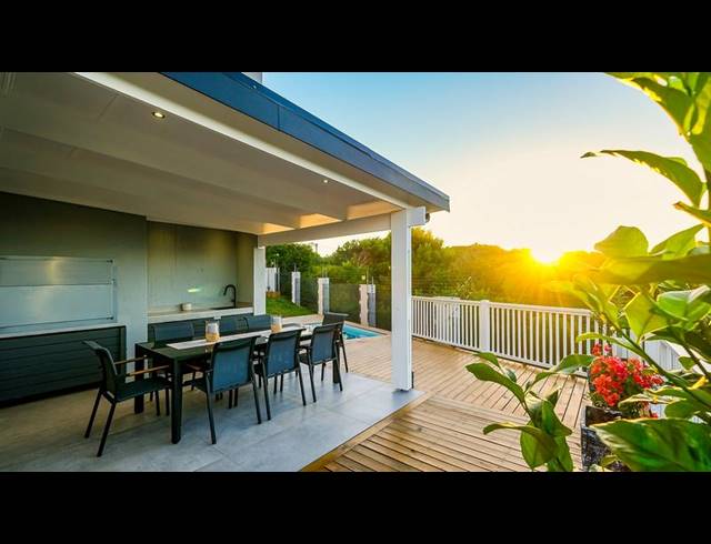 4 BEDROOM HOUSE FOR SALE IN WILDERNESS CENTRAL